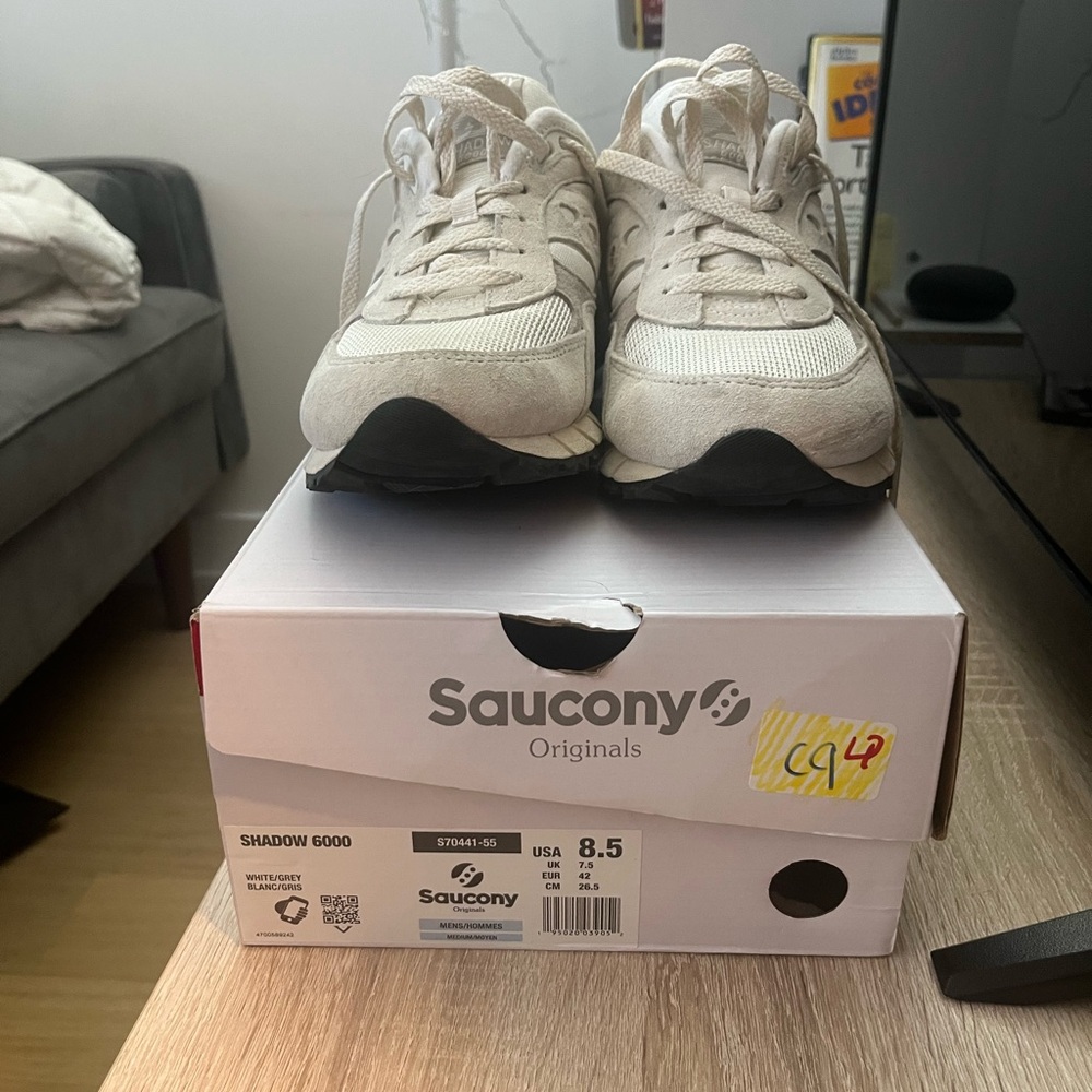 Saucony Originals Shadow 6000 Beige Sneakers